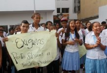 Trabajo permanente en educación de los niños