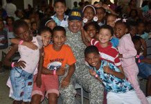 Escuela Naval le adelanta la navidad a niños y adultos mayores de Cartagena Armada-Nacional