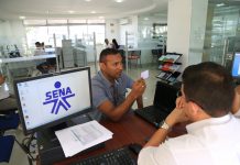 Aliste su Hoja de Vida