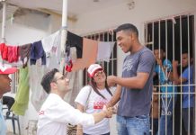 Jóvenes voluntarios le caminan a candidatura de Sergio