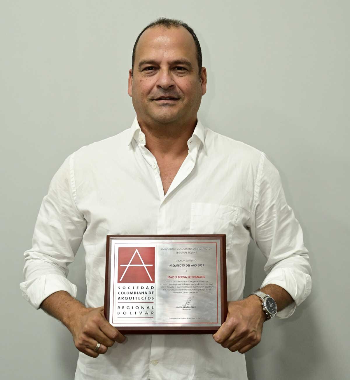 Mario Bossa Sotomayor fue exaltado como arquitecto del año 2023 por la SCA Bolívar.